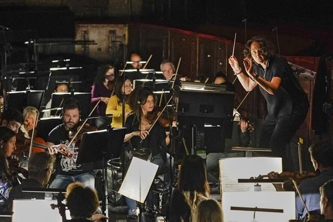 Nathalie Stutzmann, contralto now conductor, to debut at Met | iNFOnews.ca Nathalie Stutzmann, contralto now conductor, to debut at Met | iNFOnews.ca