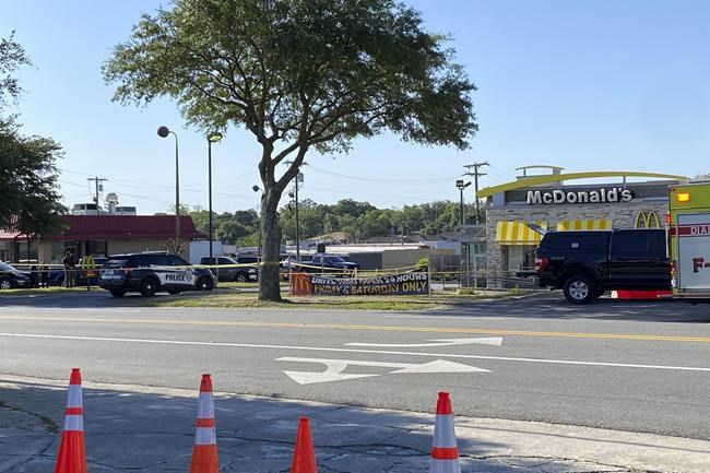 Officials: Man killed 3, then self in rural Georgia town | iNFOnews.ca Officials: Man killed 3, then self in rural Georgia town | iNFOnews.ca