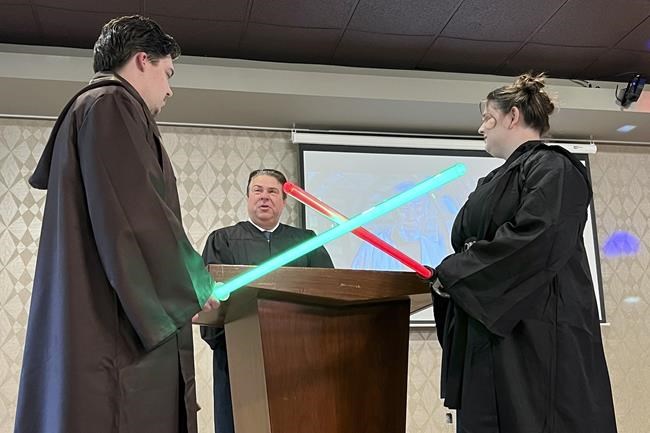 May the Fourth be 'I do': Ohio city has 'Star Wars' weddings | iNFOnews.ca