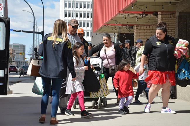 Wildfire evacuees in northern Saskatchewan head to Regina | iNFOnews.ca