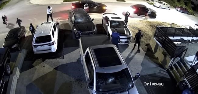 Large group attacks vehicles at home in Abbotsford, B.C.: police | iNFOnews.ca Large group attacks vehicles at home in Abbotsford, B.C.: police | iNFOnews.ca