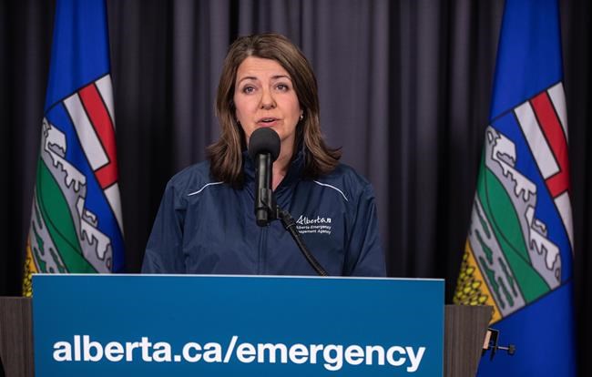Firefighters question Alberta cuts to aerial attack teams as province battles blazes | iNFOnews.ca