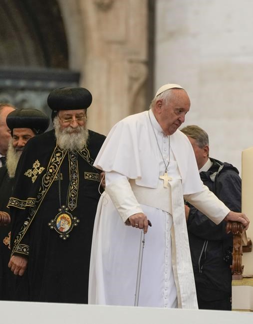 Catholic, Coptic Orthodox popes offer joint Vatican blessing | iNFOnews.ca