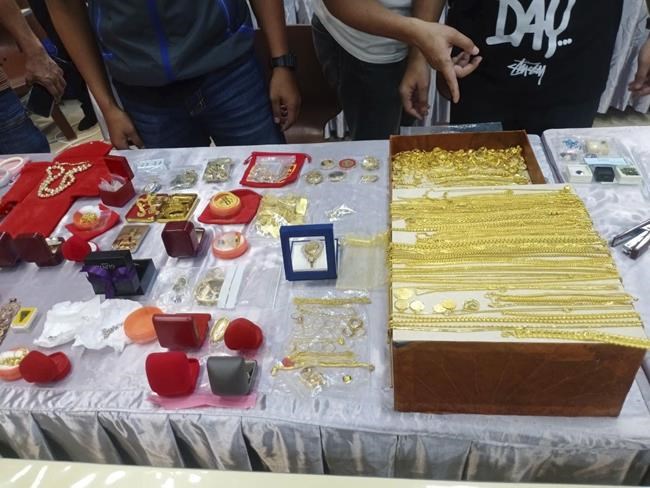 7 Buddhist monks accused of embezzling more than $5.3 million donated to temple in Thailand | iNFOnews.ca