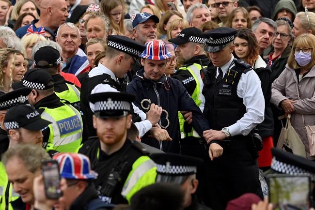 London police chief rejects complaints of heavy-handed response to coronation protesters | iNFOnews.ca London police chief rejects complaints of heavy-handed response to coronation protesters | iNFOnews.ca