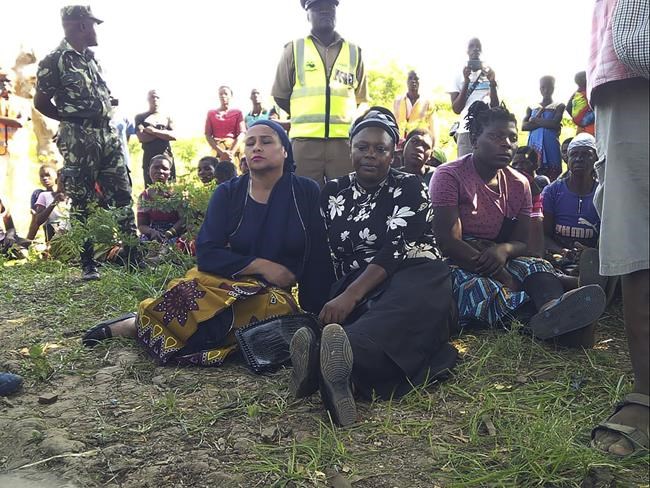 Death toll up to 7 after hippo capsized canoe in Malawi; 17 missing | iNFOnews.ca
