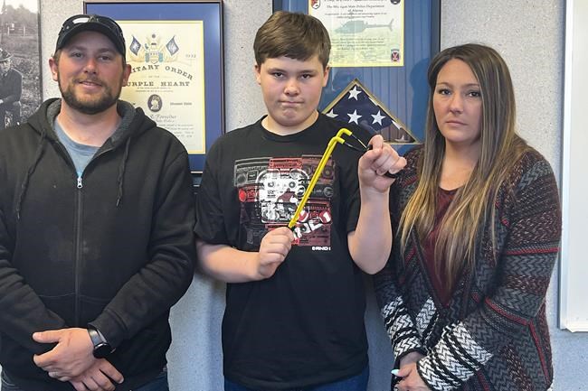 Michigan boy who used slingshot to save sister says he 'was just lucky' | iNFOnews.ca Michigan boy who used slingshot to save sister says he 'was just lucky' | iNFOnews.ca