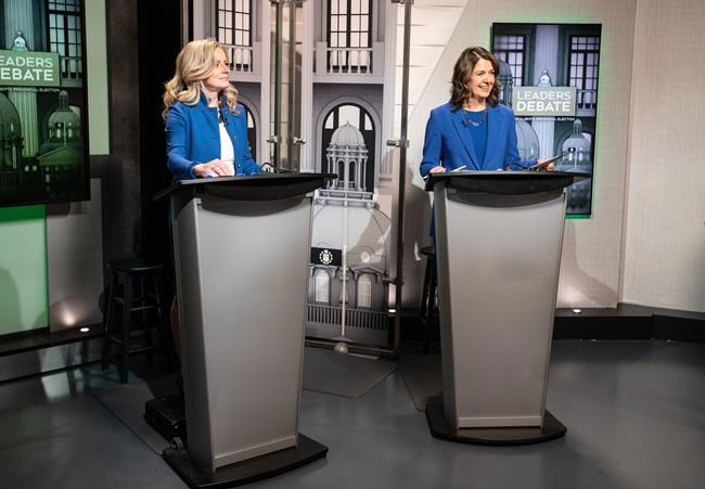 Smith, Notley square off in Alberta election debate, ask voters who do they trust | iNFOnews.ca