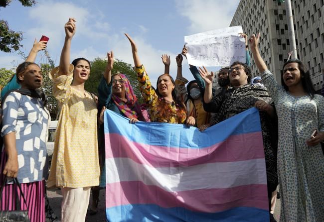 Pakistani transgender activists to appeal Shariah court ruling against law aimed at protecting them | iNFOnews.ca