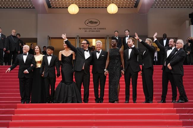 What makes a standing ovation last 22 minutes at Cannes? | iNFOnews.ca What makes a standing ovation last 22 minutes at Cannes? | iNFOnews.ca