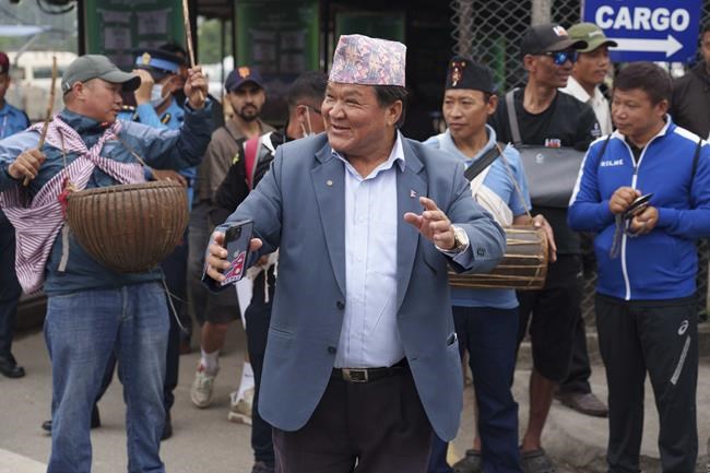 Double amputee Everest climber pledges to work for benefit of people with disabilities | iNFOnews.ca