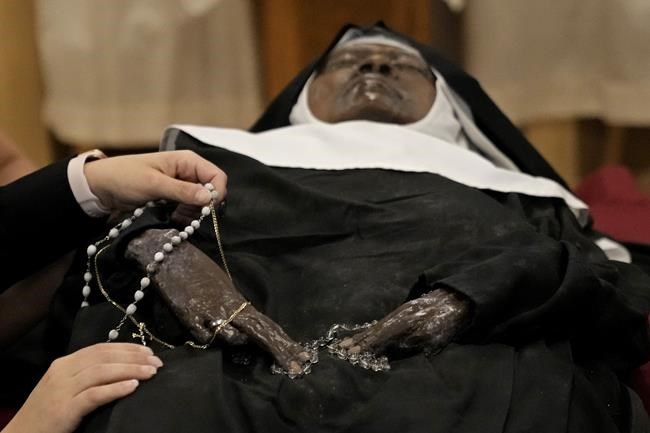 Nun whose body shows little decay since 2019 death draws hundreds to rural Missouri | iNFOnews.ca Nun whose body shows little decay since 2019 death draws hundreds to rural Missouri | iNFOnews.ca