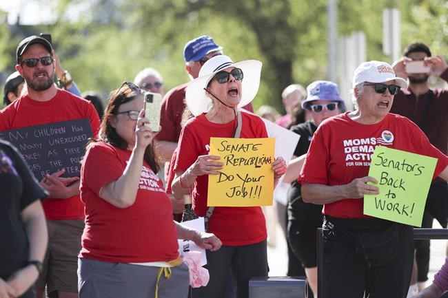 GOP walkout in Oregon Senate now in 5th week; uncertain if boycotters will be sanctioned | iNFOnews.ca CP1984917190
