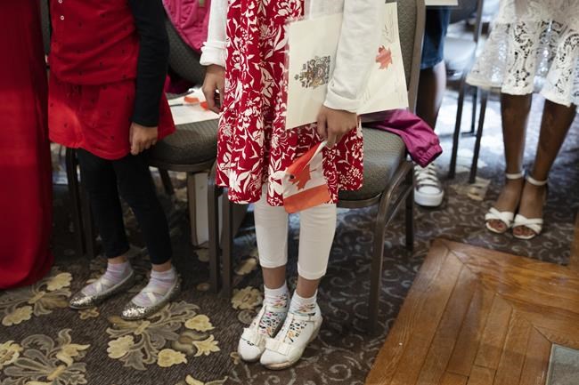 'Travesty' or 'forward thinking'? Hundreds weigh in on one-click citizenship oath | iNFOnews.ca 'Travesty' or 'forward thinking'? Hundreds weigh in on one-click citizenship oath | iNFOnews.ca