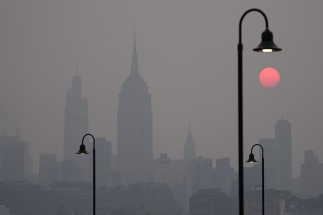 Air pollution cloaks eastern US for a second day. Here's why there is so much smoke | iNFOnews.ca Air pollution cloaks eastern US for a second day. Here's why there is so much smoke | iNFOnews.ca