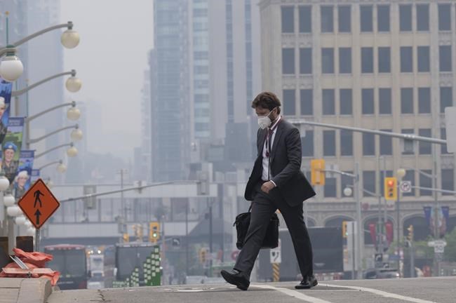 Wildfires still causing smoke problems in much of Canada, though weekend may improve | iNFOnews.ca
