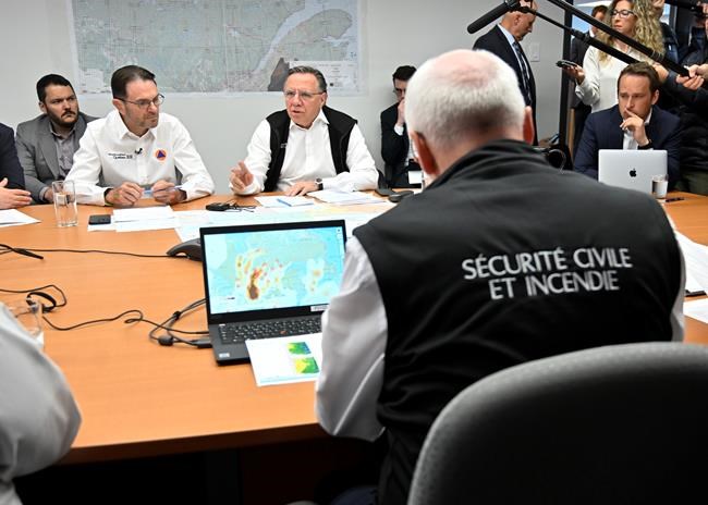 Quebec fires: situation 'stable' for coming days; evacuees stuck until next week | iNFOnews.ca