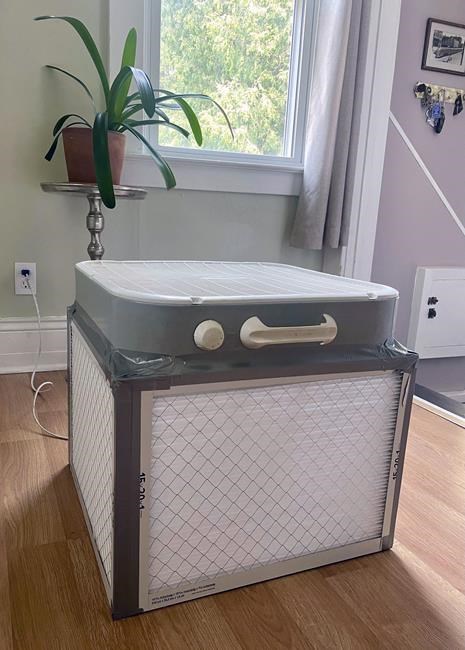 Social media helps invent, then circulate info on DIY air purifiers amid wildfire smoke | iNFOnews.ca