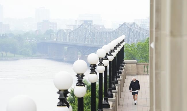 In The News for June 9 : Wildfires still causing poor air quality across Canada | iNFOnews.ca In The News for June 9 : Wildfires still causing poor air quality across Canada | iNFOnews.ca