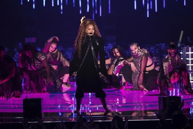 Janet Jackson performs alongside YOLA at sold-out concert in Los Angeles on tour stop with Ludacris | iNFOnews.ca