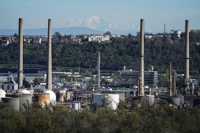 UN chief says fossil fuels 'incompatible with human survival,' calls for credible exit strategy | iNFOnews.ca