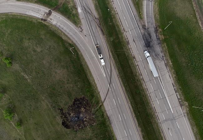 Woman injured in Manitoba bus crash dies in hospital, bringing death toll to 16 | iNFOnews.ca