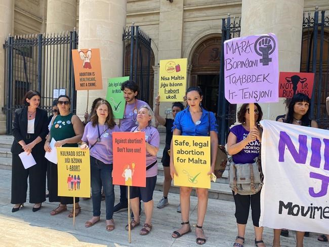 Maltese lawmakers vote to legalize abortion, but only where the mother is at risk of death | iNFOnews.ca