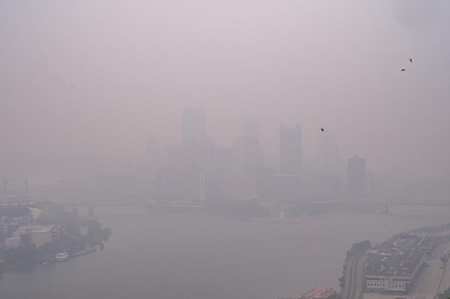 Smoke from Canada wildfires is increasing health risks in Black and poorer US communities | iNFOnews.ca