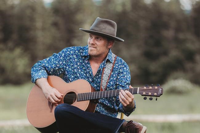 Folk singer lends name to program giving healthy food to rural N.S. children | iNFOnews.ca Folk singer lends name to program giving healthy food to rural N.S. children | iNFOnews.ca
