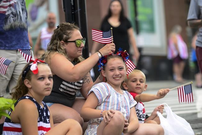 Revelers across the US brave heat and rain to celebrate Fourth of July | iNFOnews.ca Revelers across the US brave heat and rain to celebrate Fourth of July | iNFOnews.ca