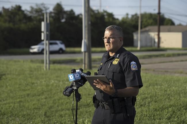 Suspect killed, officer wounded as robbery spree ends with pursuit, shootout on Ohio interstate | iNFOnews.ca Suspect killed, officer wounded as robbery spree ends with pursuit, shootout on Ohio interstate | iNFOnews.ca