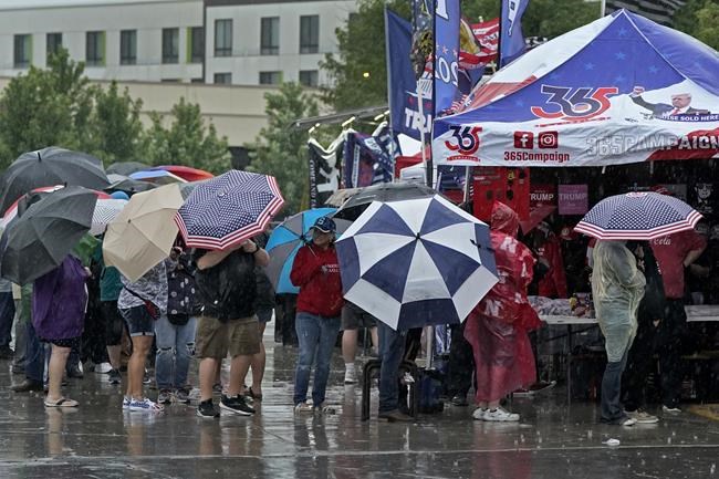 Trump blasts DeSantis in Iowa, says GOP rival 'despises' the state's ethanol | iNFOnews.ca Trump blasts DeSantis in Iowa, says GOP rival 'despises' the state's ethanol | iNFOnews.ca