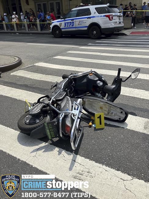 Man on scooter shoots randomly in NYC, police say, killing an 86-year-old and wounding 2 others | iNFOnews.ca Man on scooter shoots randomly in NYC, police say, killing an 86-year-old and wounding 2 others | iNFOnews.ca