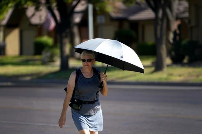 How extreme heat takes a toll on the mind and body, according to experts | iNFOnews.ca