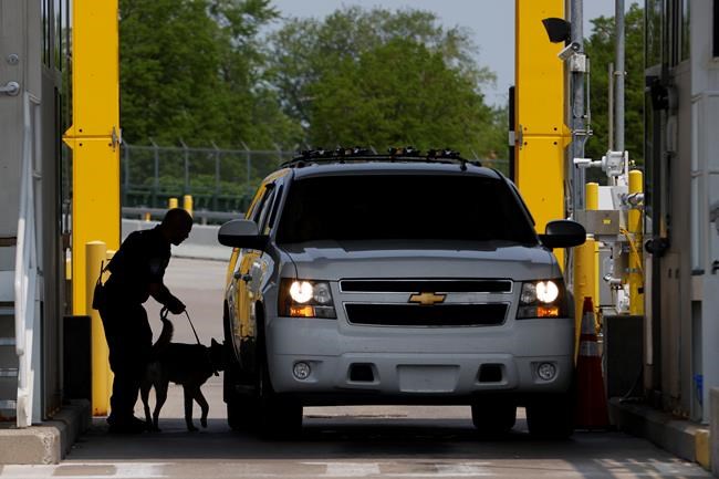 Southbound surges of U.S. agents causing delays, 'disarray' at Canada-U.S. border | iNFOnews.ca Southbound surges of U.S. agents causing delays, 'disarray' at Canada-U.S. border | iNFOnews.ca