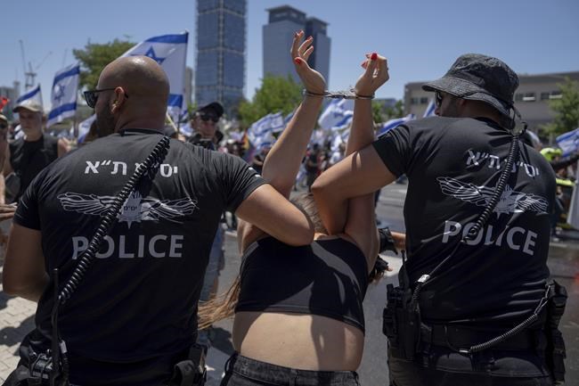 Israelis block highways and throng airport in protest at government's plan to overhaul the judiciary | iNFOnews.ca Israelis block highways and throng airport in protest at government's plan to overhaul the judiciary | iNFOnews.ca