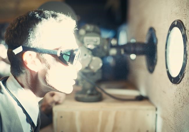 In ‘Oppenheimer,’ Christopher Nolan builds a thrilling, serious blockbuster for adults | iNFOnews.ca In ‘Oppenheimer,’ Christopher Nolan builds a thrilling, serious blockbuster for adults | iNFOnews.ca