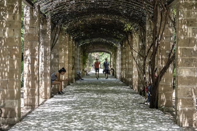 Acropolis' midday closure leaves many tourists in the lurch as a heat wave lashes southern Europe | iNFOnews.ca Acropolis' midday closure leaves many tourists in the lurch as a heat wave lashes southern Europe | iNFOnews.ca