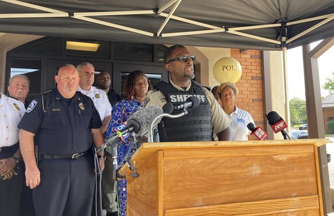 Georgia mass shooting suspect is killed during intense search and 3 officers are wounded, police say | iNFOnews.ca