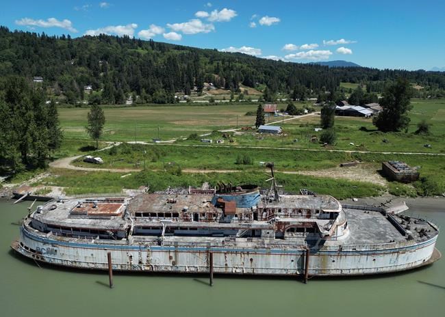A vast problem: Coast guard floats a new solution to problem of abandoned boats | iNFOnews.ca A vast problem: Coast guard floats a new solution to problem of abandoned boats | iNFOnews.ca
