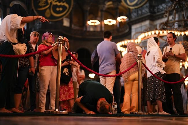 Flooded with sightseers, Europe's iconic churches struggle to accommodate both worship and tourism | iNFOnews.ca Flooded with sightseers, Europe's iconic churches struggle to accommodate both worship and tourism | iNFOnews.ca