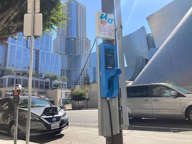 New electric vehicle charging network being built by major automakers could lure more buyers to EVs | iNFOnews.ca