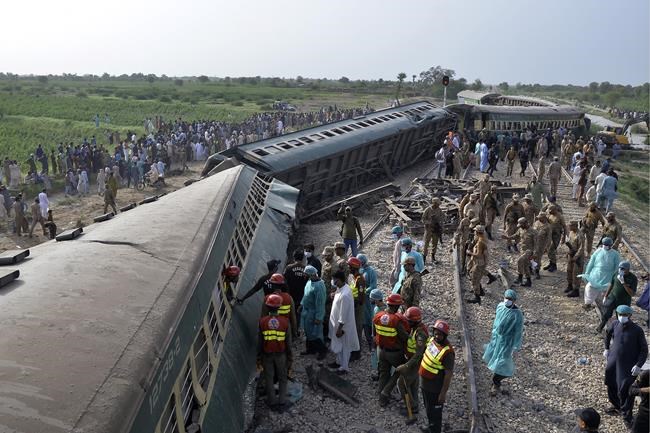 Express train derails in southern Pakistan, killing 30 people and injuring more than 90 | iNFOnews.ca Express train derails in southern Pakistan, killing 30 people and injuring more than 90 | iNFOnews.ca