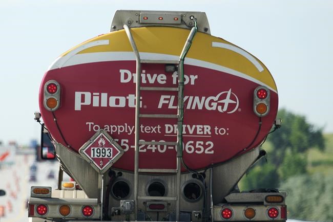 Number of Americans applying for jobless aid rises, but not enough to cause concern | iNFOnews.ca