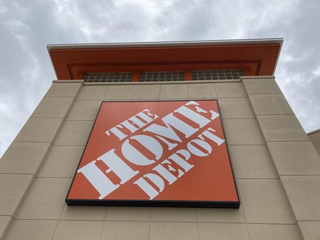 Home Depot tops expectations again, but signs of spending pullback by Americans | iNFOnews.ca