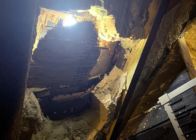 A large ice chunk fell from the sky and damaged a house in Massachusetts | iNFOnews.ca