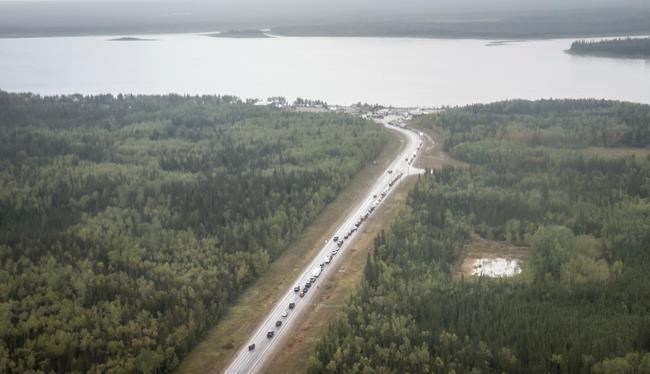'Ghost town': 19,000 out of N.W.T. capital as dangerous wildfire looms | iNFOnews.ca