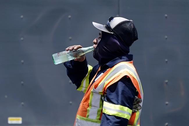 Would a Texas law take away workers' water breaks? A closer look at House Bill 2127 | iNFOnews.ca Would a Texas law take away workers' water breaks? A closer look at House Bill 2127 | iNFOnews.ca