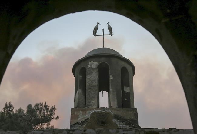 More villages evacuated as a large wildfire in northern Greece rages for the second day | iNFOnews.ca