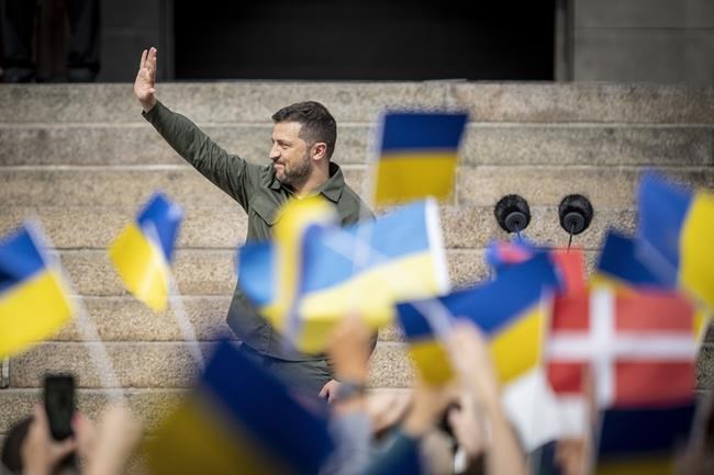 Zelenskyy thanks Danes in person for F-16s, though the planes won’t have an immediate war impact | iNFOnews.ca